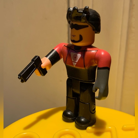 Roblox Thrill Island Commander Riggs Figure - Picture 7 of 7